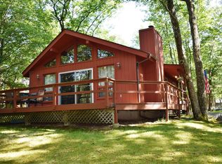 811 Rimrock Ct, Lords Valley, PA 18428