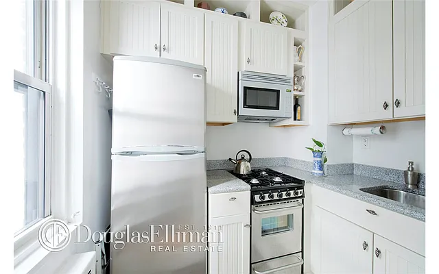 Sold by Douglas Elliman | media 2