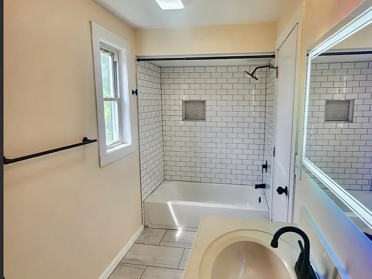 3555 Lossing St #B — Photo 13