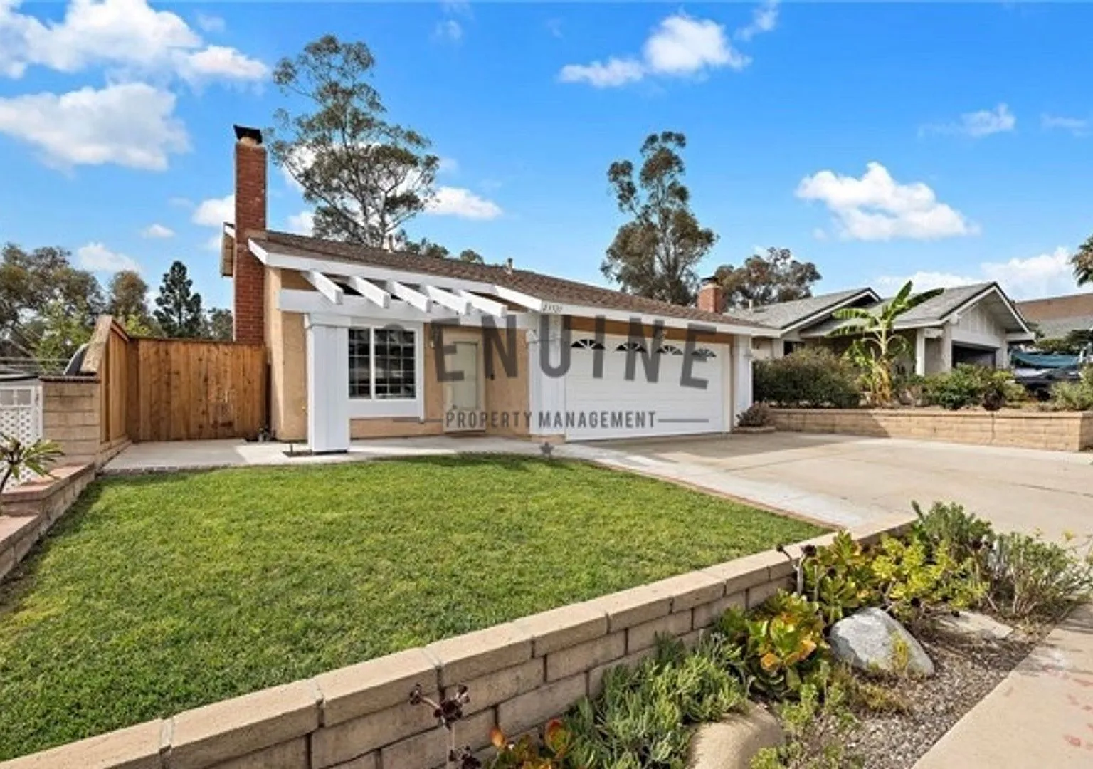 Beautiful 2 Story 4Bd 2Ba Home — Photo 1