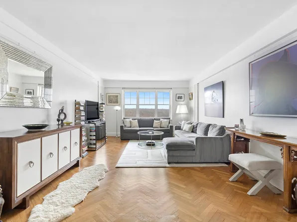 160 Cabrini Boulevard image 1 of 16