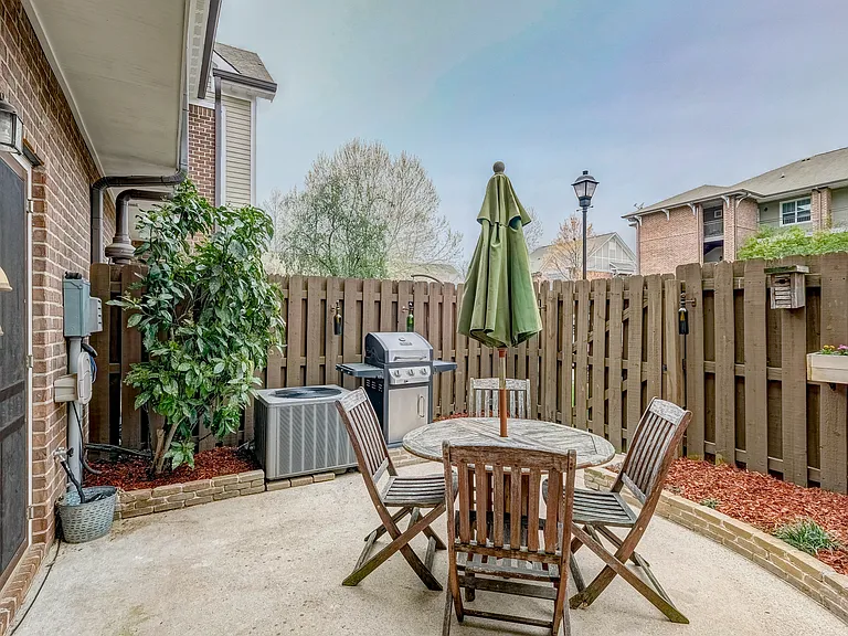 2310 Elliott Ave #502 — Photo 43
