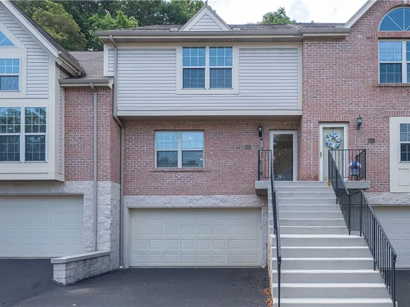 602 Berrington Ct, Bethel Park, PA 15102