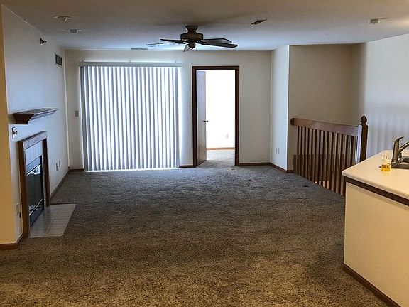 4th image of N25W24011 River Park Dr Unit 11