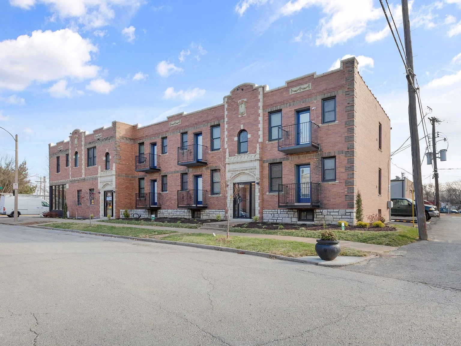 2 bed, 2.0 bath, $1,795 — Photo 2