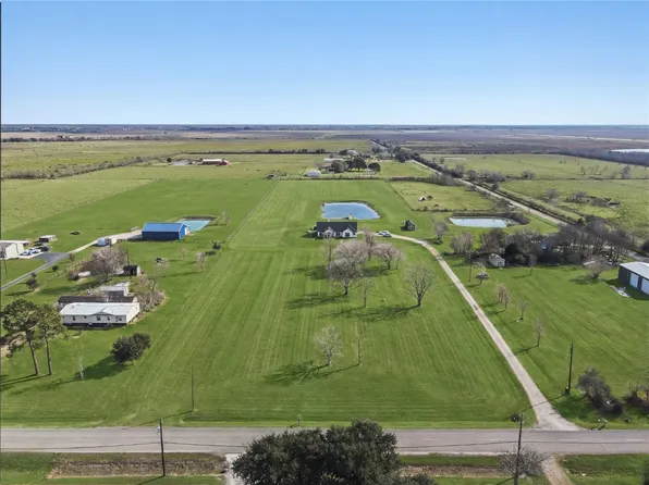 17637 Englin Rd, Winnie, TX 77665