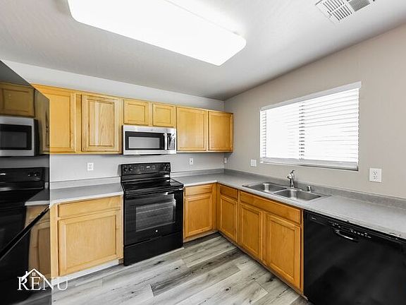 3rd image of 13871 N 148th Ln