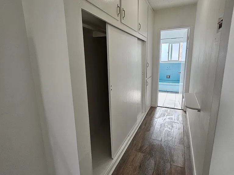 1537 N Laurel Ave #207 — Photo 14