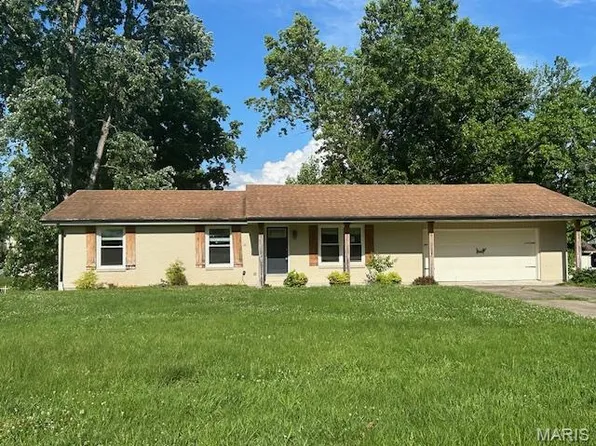 1910 Sherwood Dr, Cape Girardeau, MO 63701