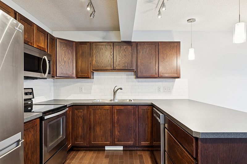 Edmonton Apartment for rent - 3 Bedrooms — photo 19