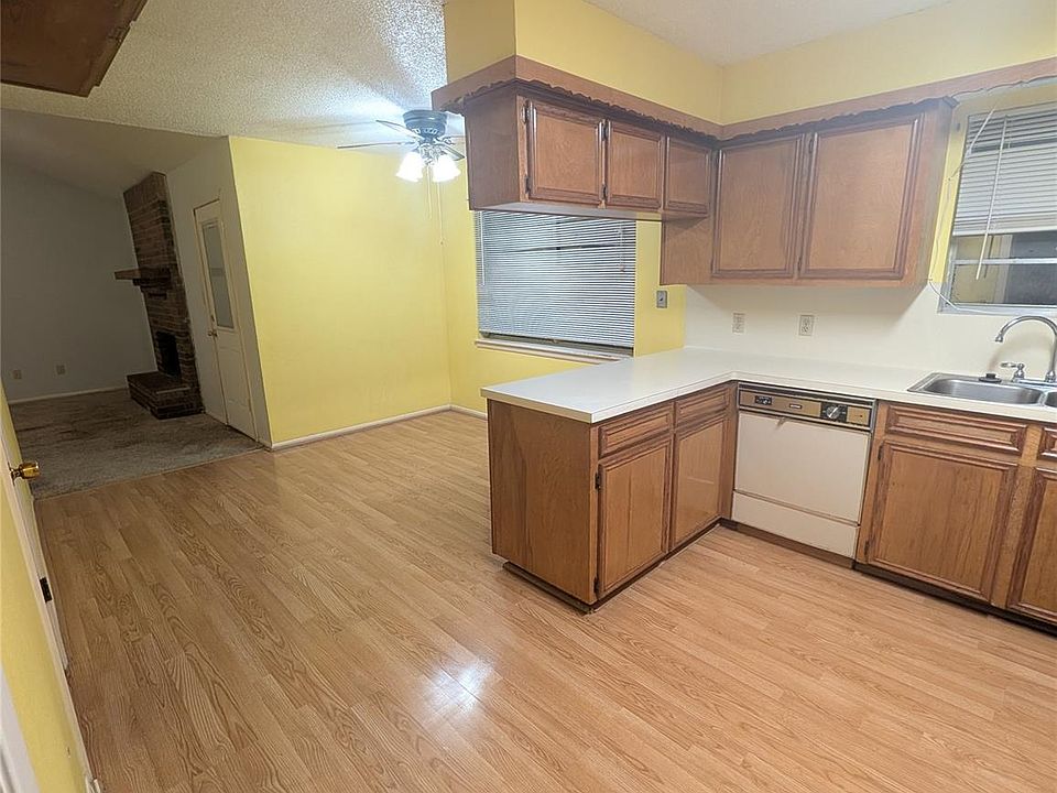 1st image of 1301 Molina Ct