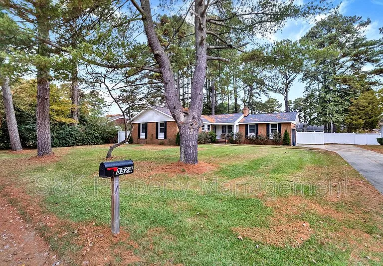 5524 Briarwood Ln — Photo 3