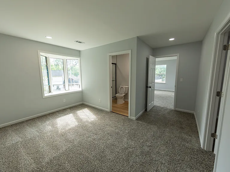512 N Warren Ave — Photo 33