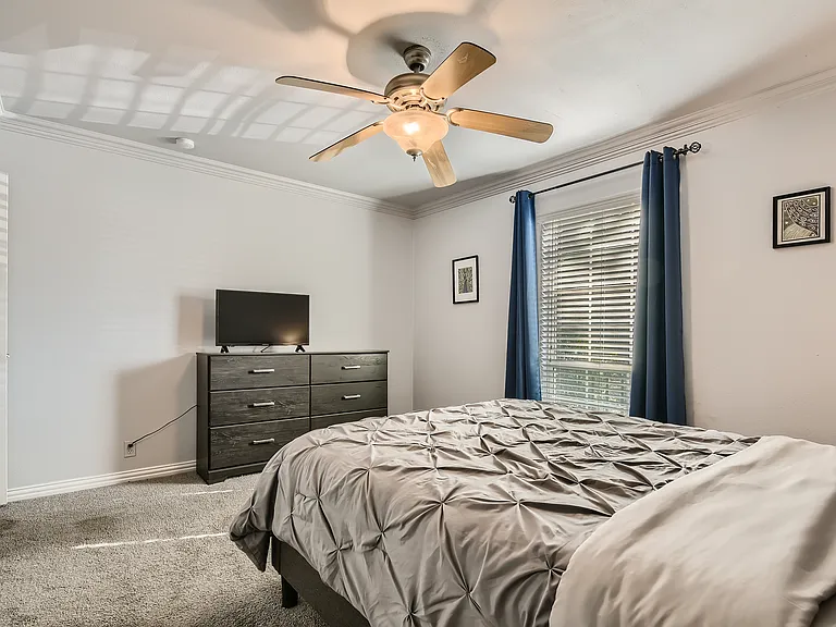 5226 Fleetwood Oaks Ave — Photo 9