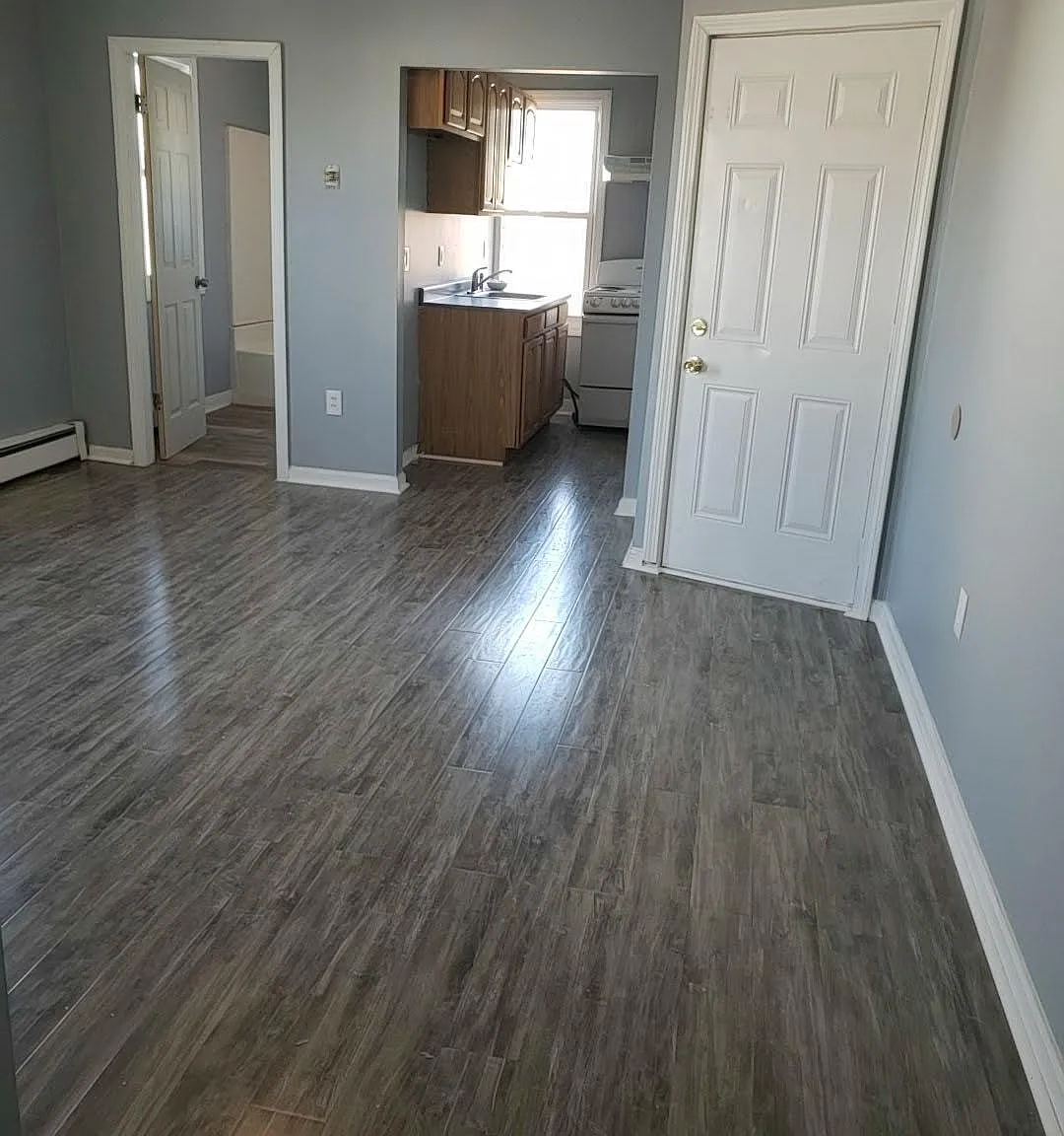 2 bed, 700 sqft, $1,200 — Photo 3