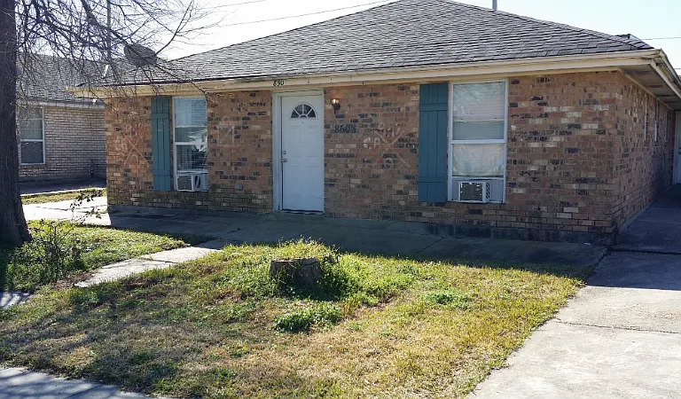 8504 Valor Dr — Photo 1