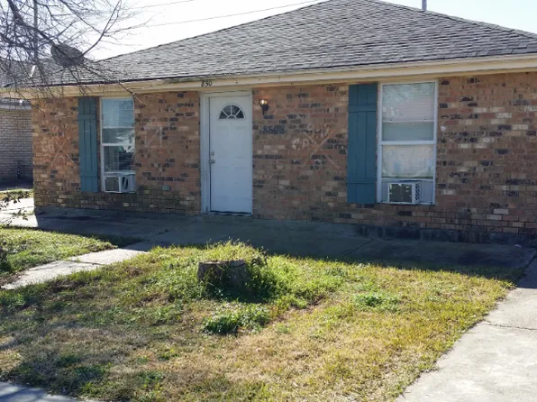 8504 Valor Dr, Chalmette, LA 70043