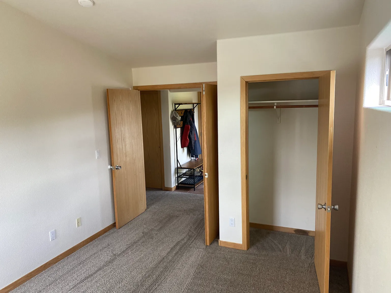 3 bed, 1071 sqft, $1,100 — Photo 3