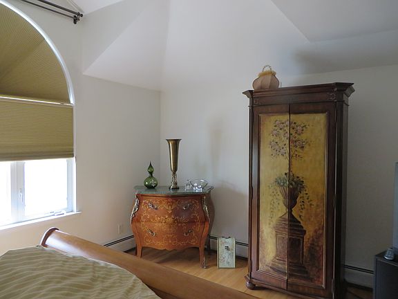 4th image of 167 Camden Ave
