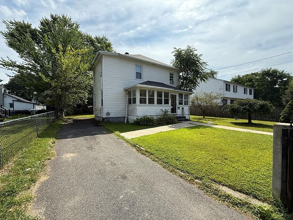 2nd image of 137 Cobb St
