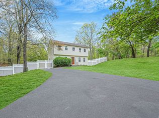 21 W Yaphank Rd, Medford, NY 11763