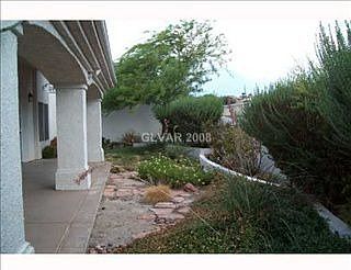 3rd image of 1118 Broken Hills Dr