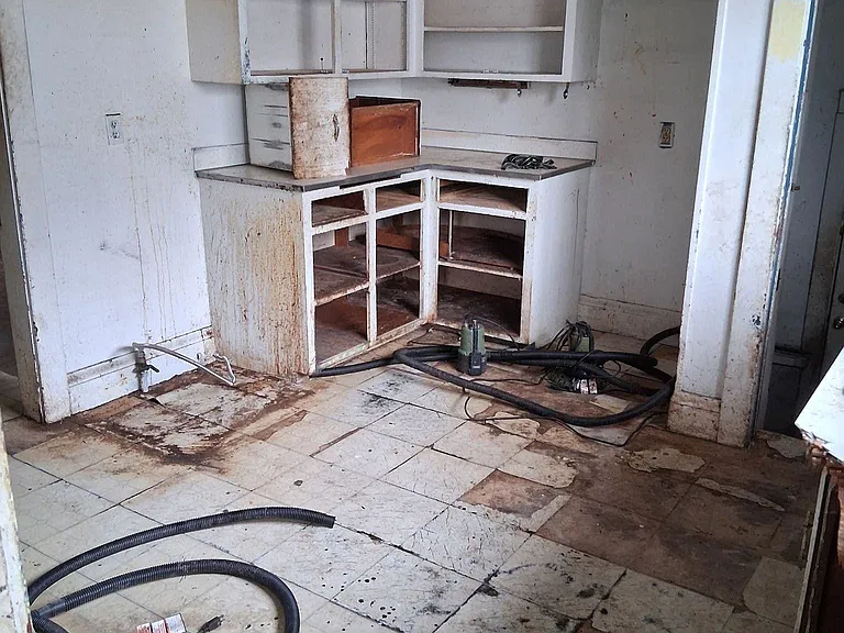 1007 N Oakley St — Photo 18
