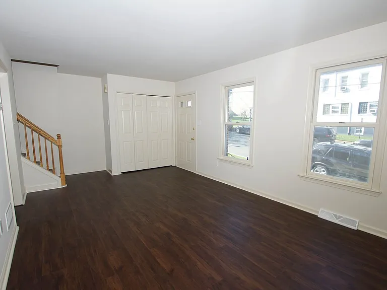 201-215 S 2nd Ave — Photo 3