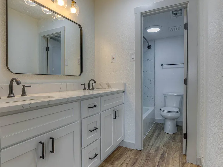 The Garden District Apartments — Photo 7