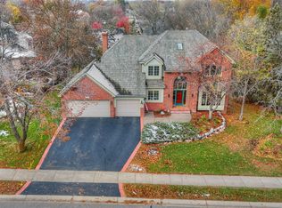 9484 Painters Rdg, Eden Prairie, MN 55347