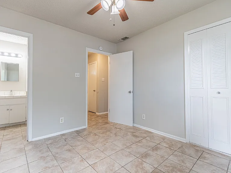 2306 Fairhill St — Photo 18