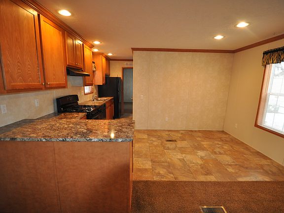 4th image of 44 Gaslight Dr