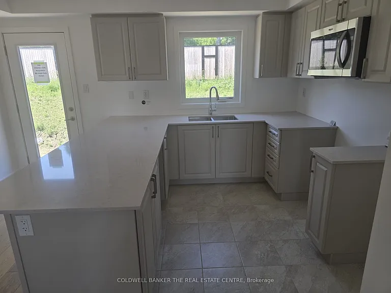 47 Flan Blvd — Photo 6
