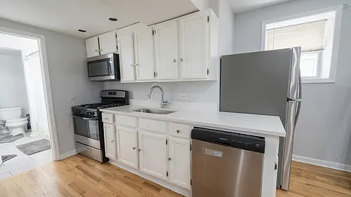 958 N Wolcott Ave #1R Photo 1