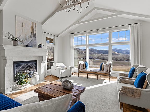 4th image of 2137 Lake View Cir