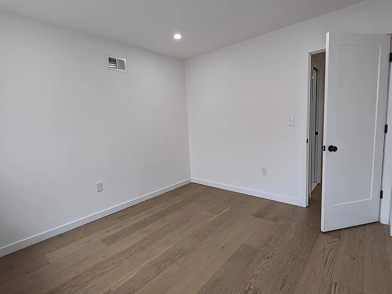 2232 N Mascher St — Photo 12