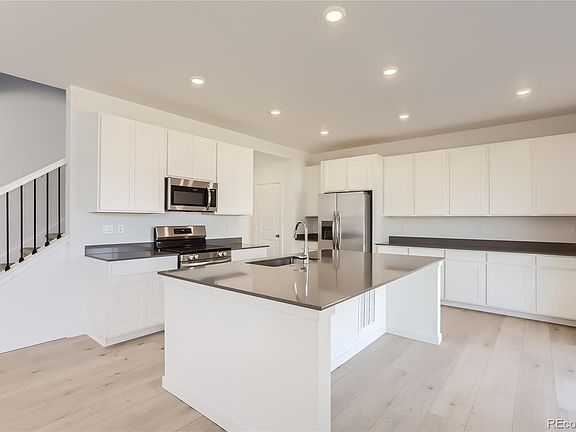 3rd image of 5505 Wisteria Avenue
