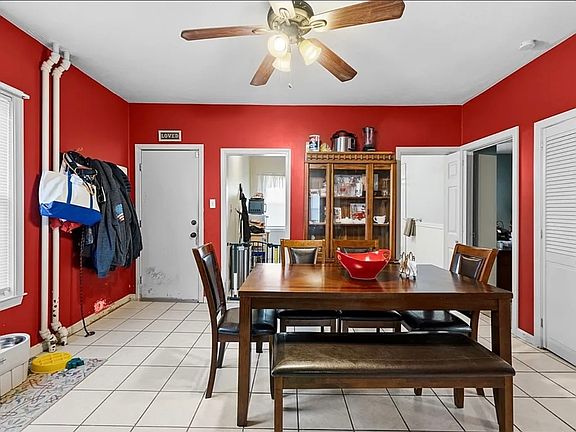 5th image of 218 Bates St #1