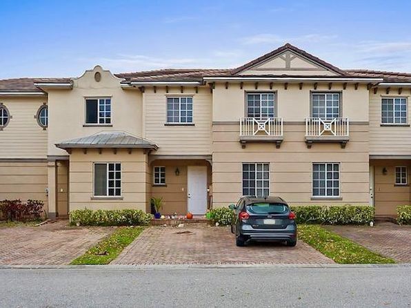 1213 Lucaya Dr