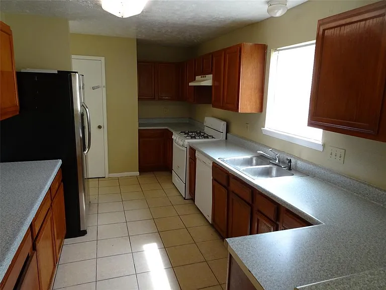 16350 San Mateo Dr — Photo 12