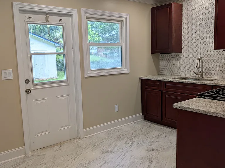 2383 Clarissa Dr NW — Photo 7