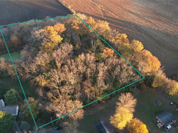 600 Linder Blvd, Greenville, IL 62246