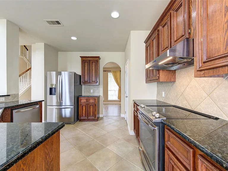 6018 Royal Hollow Ln — Photo 6