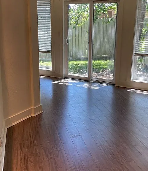 1725 W Koch St #10 — Photo 9