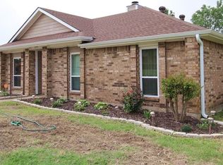 1255 Royal Oak Dr, Desoto, TX 75115