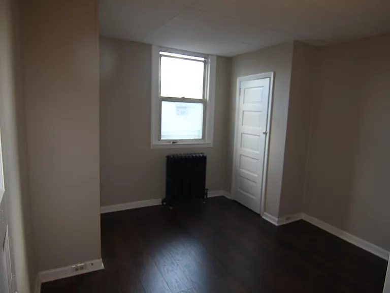 226 Linton St — Photo 9