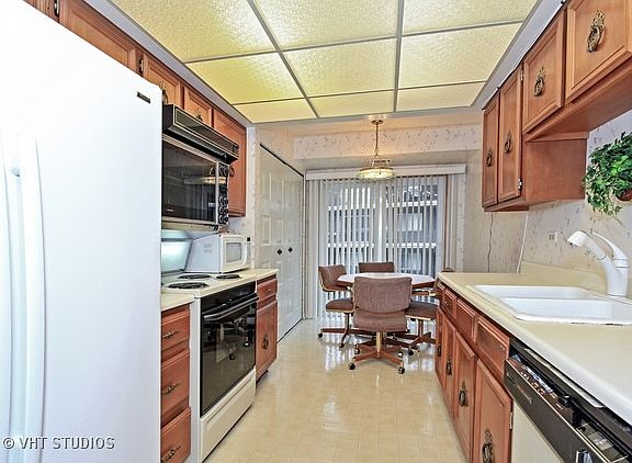 5th image of 9529 Bronx Ave APT 303
