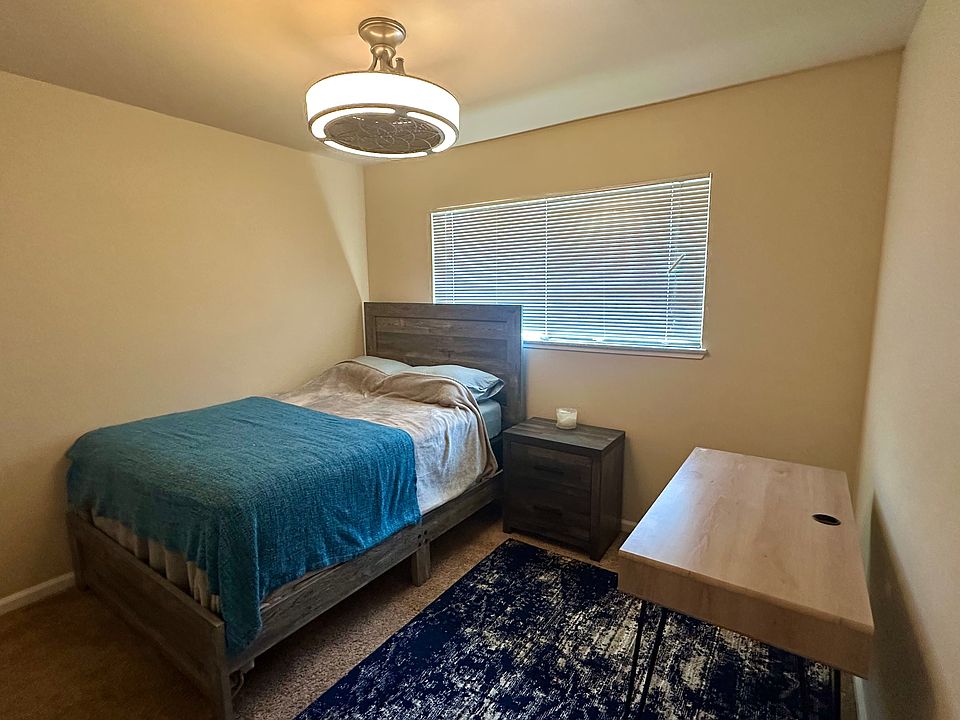 2nd image of 1147 Rose Ave