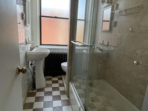 5th image of 601 S 9th St Floor 3