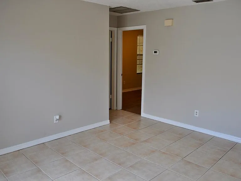 3245 Bloomingdale Villas Ct #3245 — Photo 4